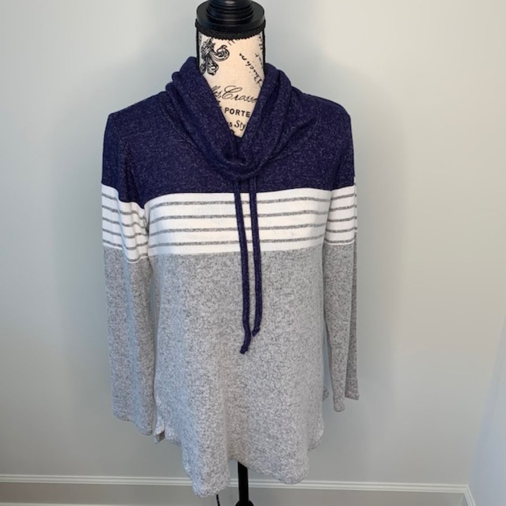 Market & Spruce Poplar cowl neck brushed knit navy & grey color block top MD